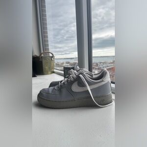 Nike Air Force 1 “07 Grey Wolf”
